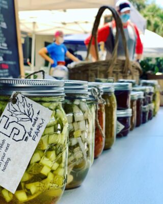 ✨Farmer’s Market Friday!✨
Another successful market this past Friday. Thank you all for coming out and thank you to the repeat customers who have continuously shown their support! We could do it with our you. We will be at @halyards_restaurant again on September 4th! Be sure to save the date.✔️
#farmersmarket #farmtotable #the5oaksfarm #holisticgrowing #feedingthegoldenisles #shoplocal #fiveoaksfarm